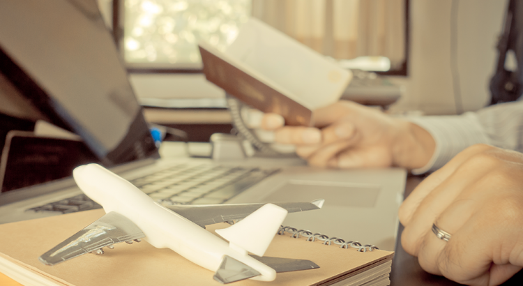 Booking flight tickets with travel agency vs airlines