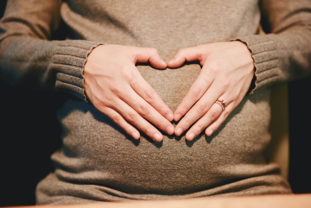 pregnant women on flight