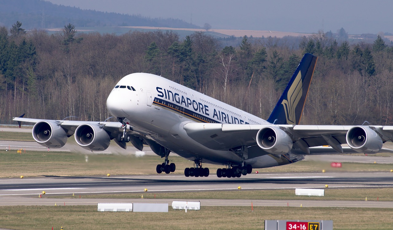 Singapore airlines just departing form the airport
