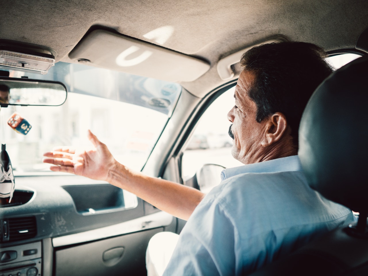 hire a car and a driver in India |Taj Travel